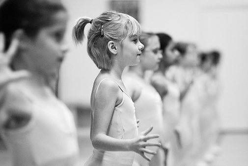 珠海华发中演大剧院芭蕾舞培训——现场报名活动持续中……